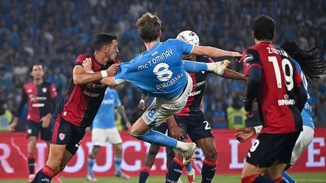 Napoli vence Cagliari e conquista o título italiano pela quarta vez