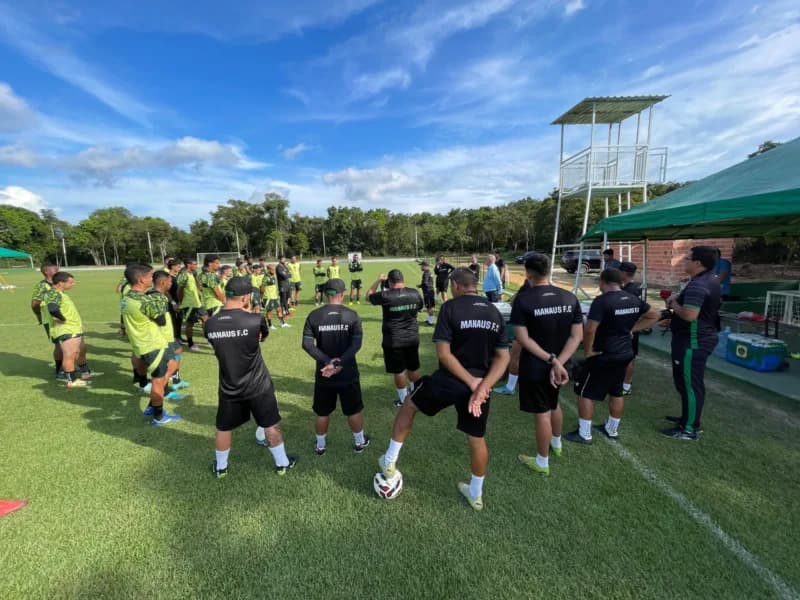 Renatinho Potiguar retorna ao Manaus e comanda primeiro treino