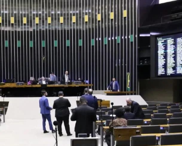 Câmara aprova projeto que proíbe “pancadões” e festas de rua sem autorização