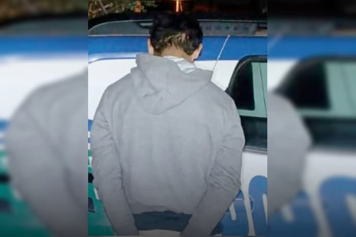 Motorista de aplicativo é preso por mostrar pênis para passageira e obrigá-la a assistir filmes pornográficos