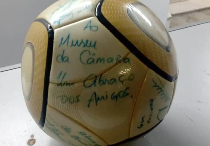 8/1: Moraes vota para condenar líder de acampamento e homem que roubou bola assinada por Neymar