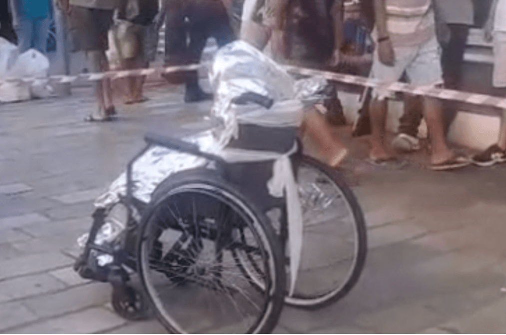 VÍDEO: Filho saiu com pai morto em cadeira de rodas para fazer empréstimo em Manaus