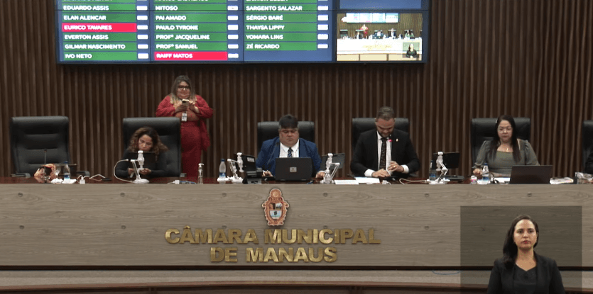 Em sessão relâmpago, vereadores de Manaus avançam em reajustes de servidores públicos municipais