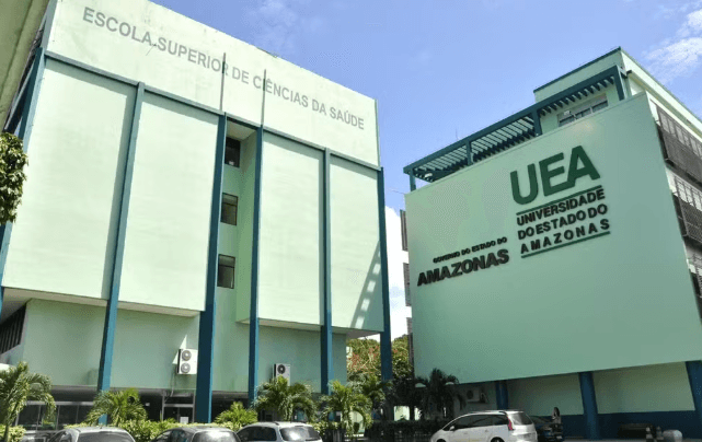 UEA inicia aplicação de provas do Vestibular 2025; “É a maior edição desde a Covid”, diz reitor