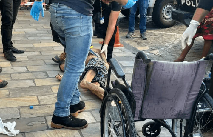 Homem flagrado com idoso morto em cadeira de rodas ameaça ex: ‘Se matei meu pai, imagina os outros’