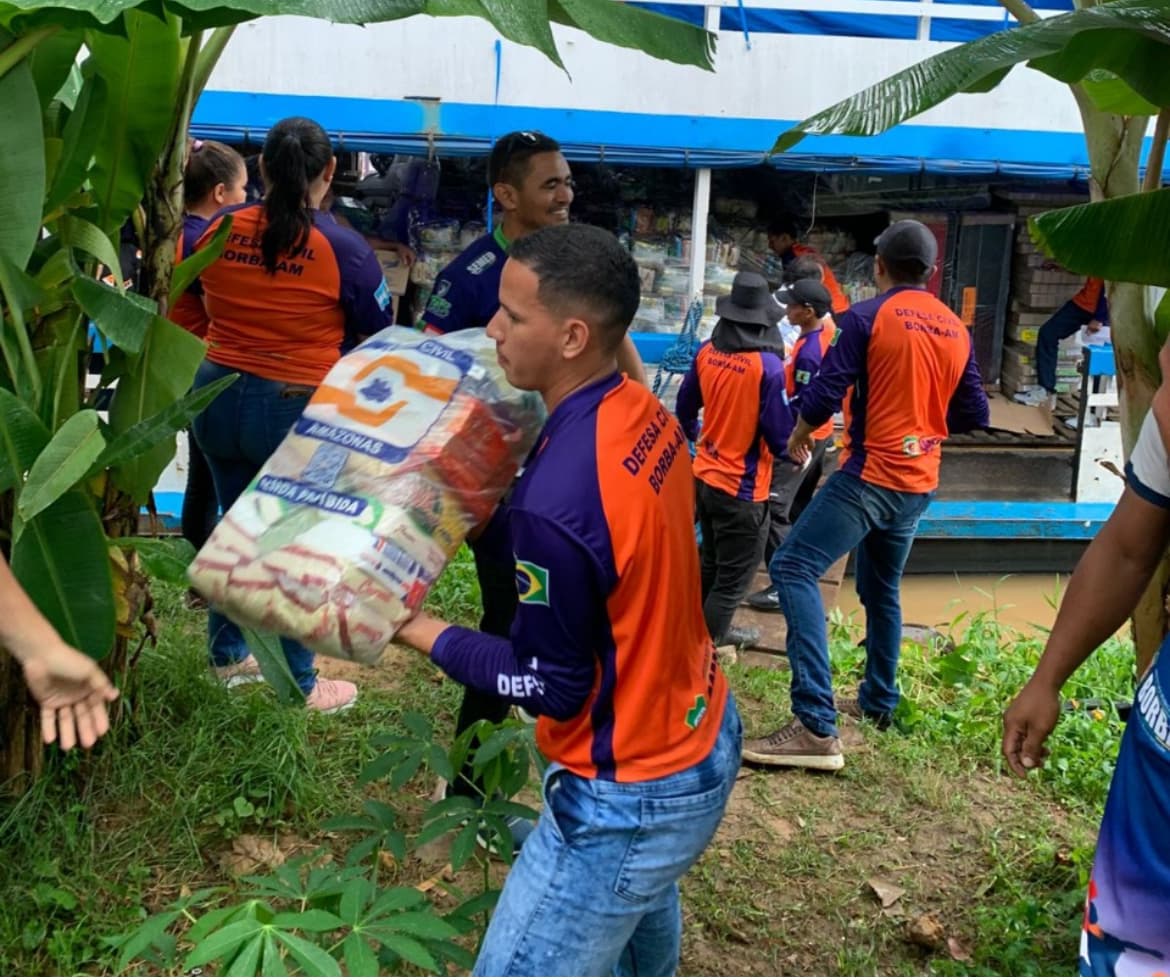 Cheia no Amazonas já afeta mais de 370 mil pessoas