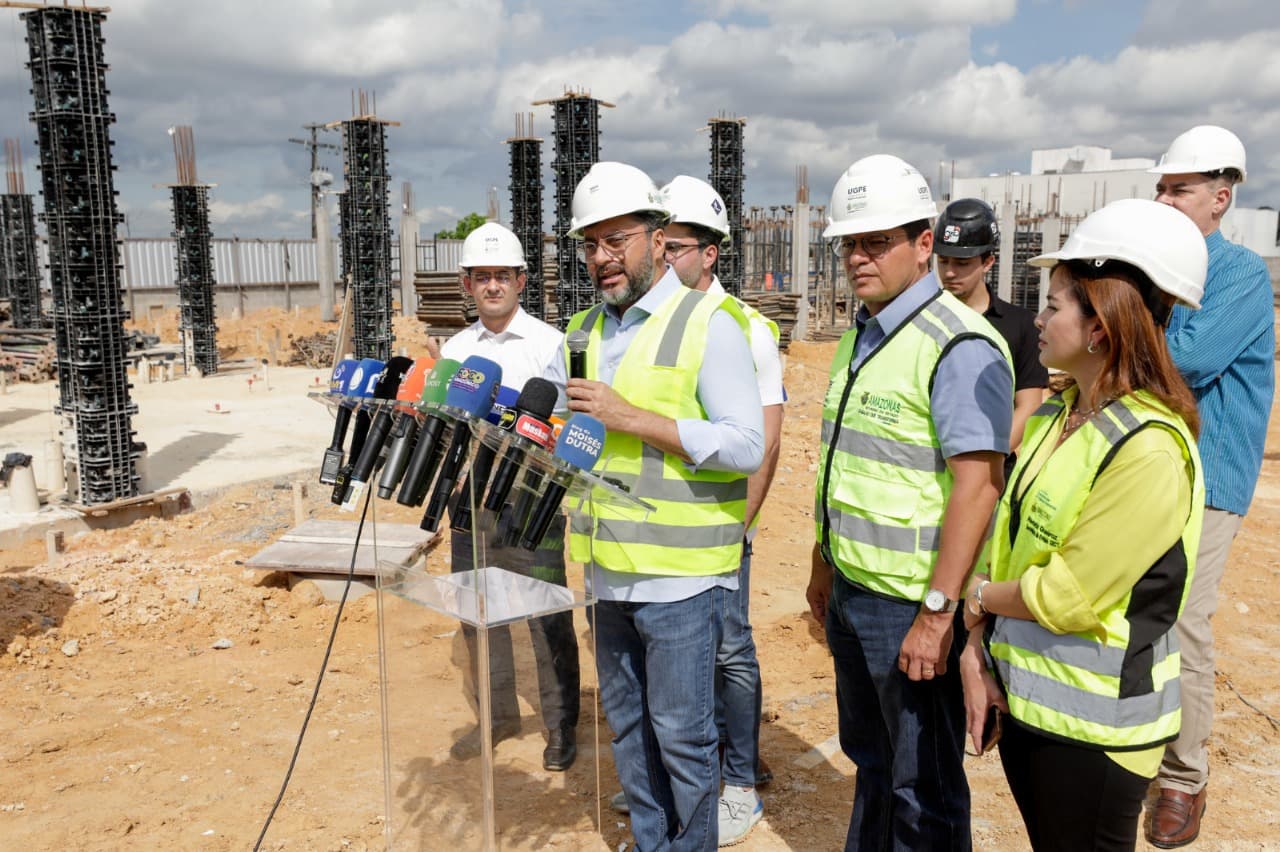 VÍDEO: Wilson Lima vistoria obras do Residencial Novo Aleixo, com previsão de entrega para fevereiro