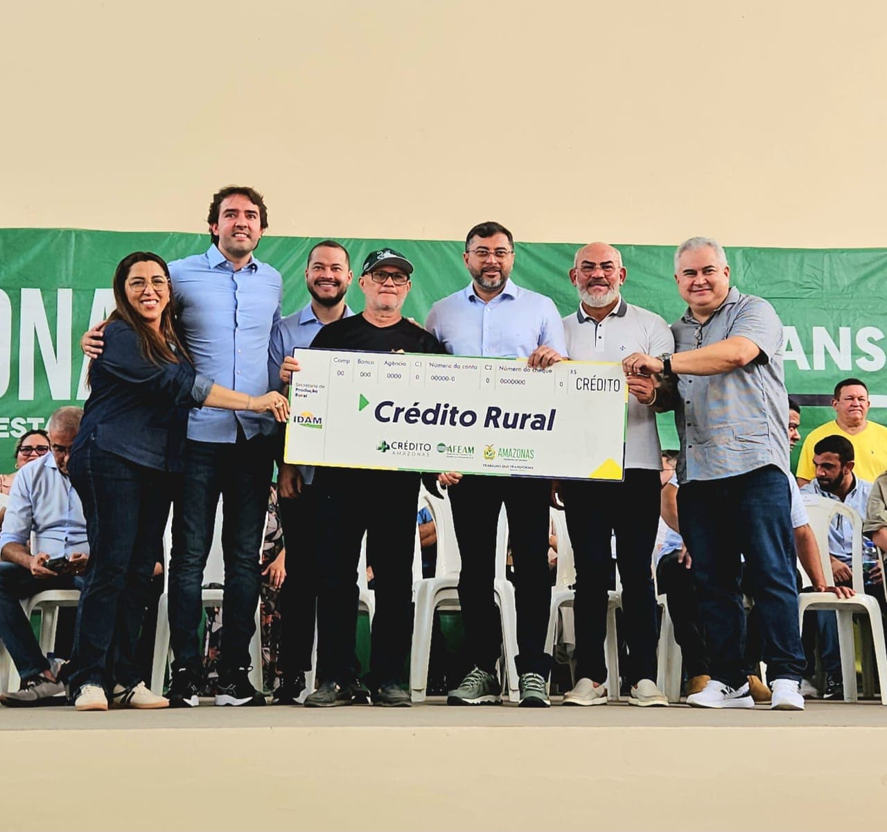 Em Itacoatiara, Governo do Amazonas entrega R$ 387,7 mil a agricultores e pescadores artesanais