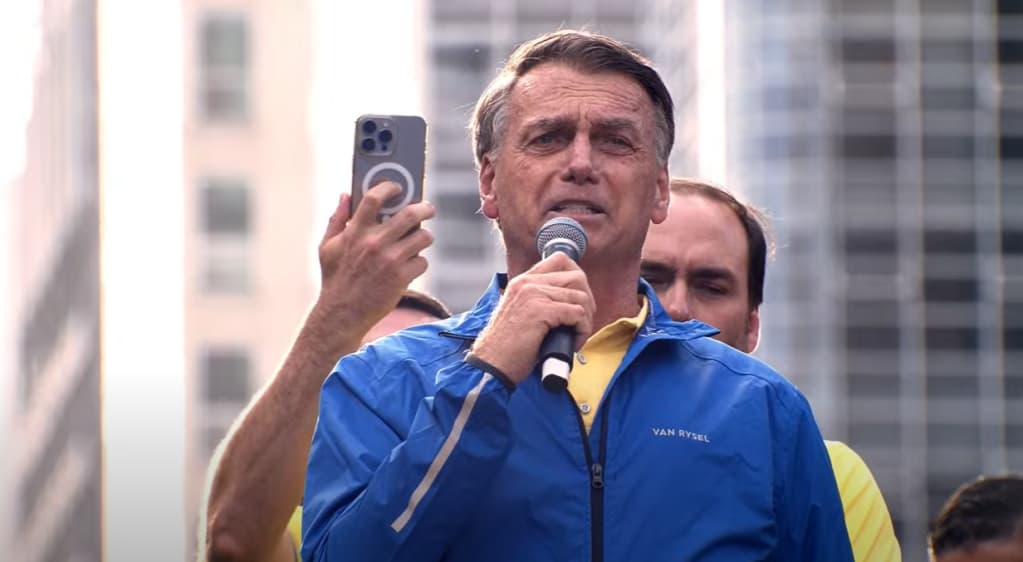 Aliados de Lula ironizam ato de Bolsonaro na Paulista: “Broxou mais uma vez”