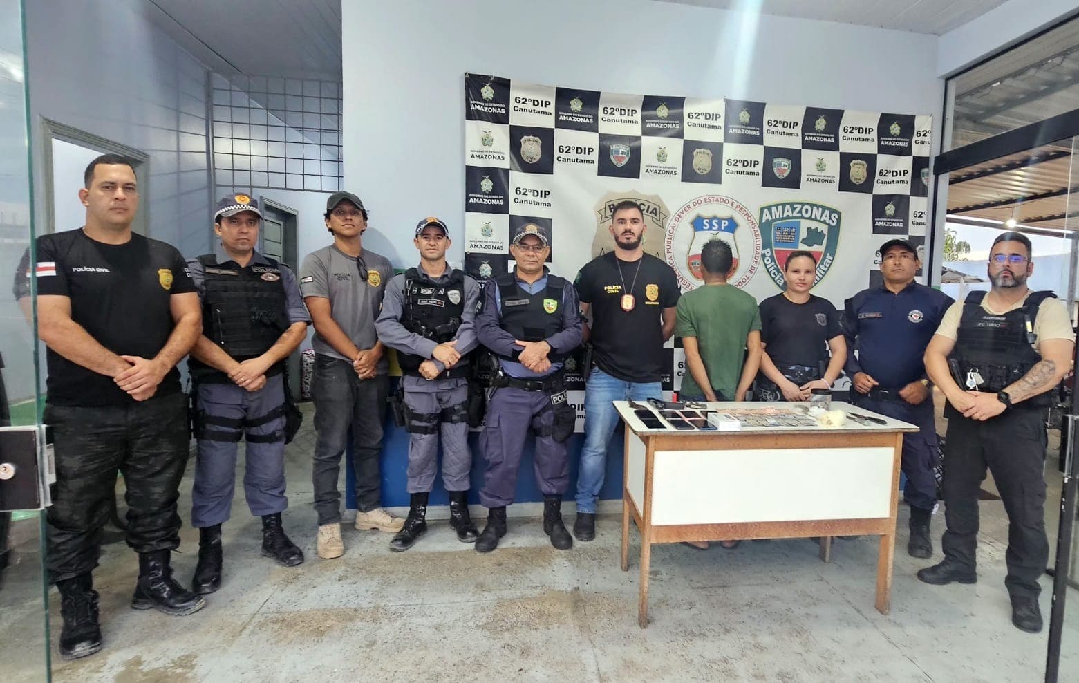 Traficante recebia cartão do Bolsa Família como pagamento de drogas no AM