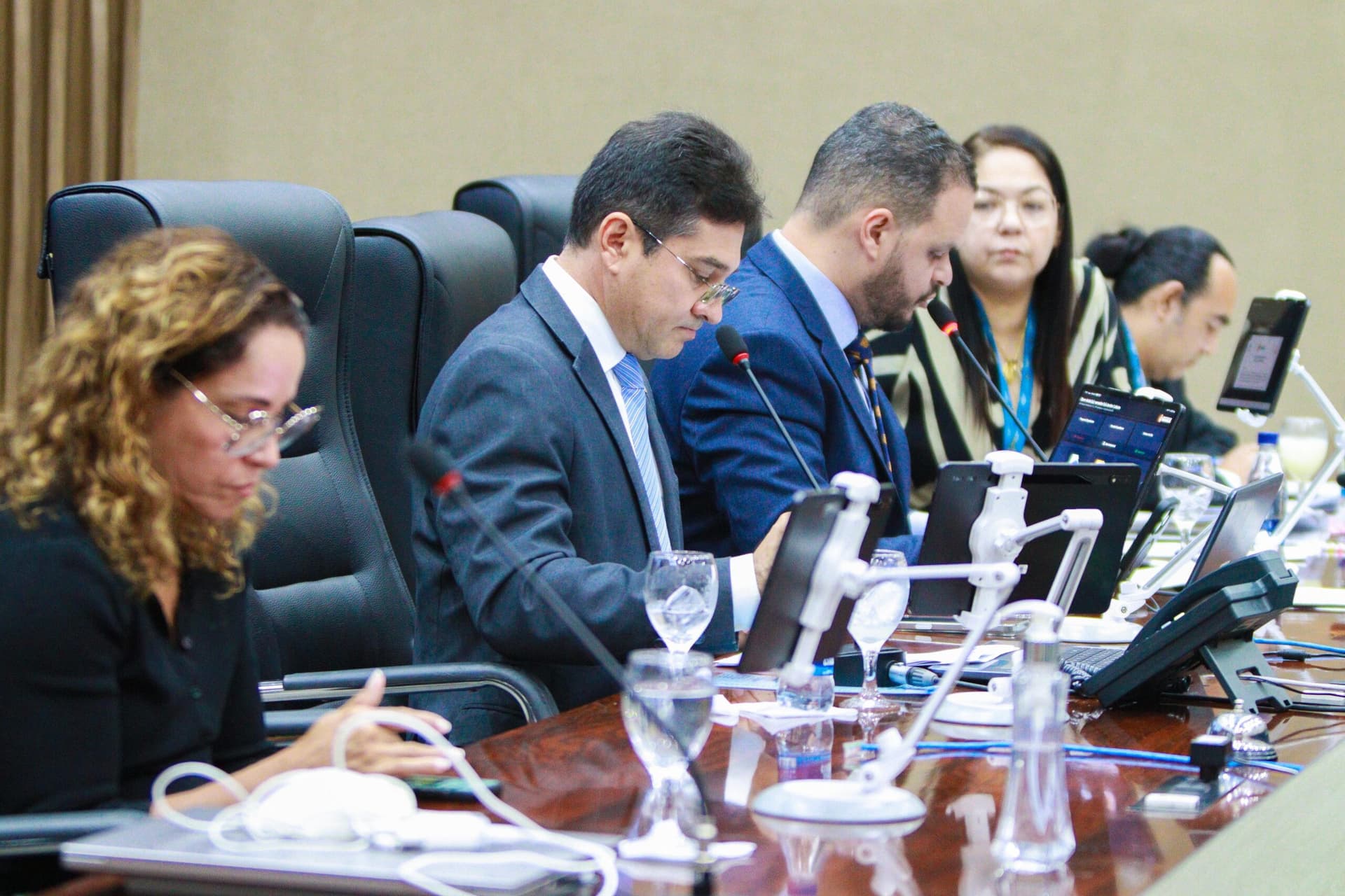 Reajuste salarial para servidores e cotas raciais em concursos públicos avançam na CMM