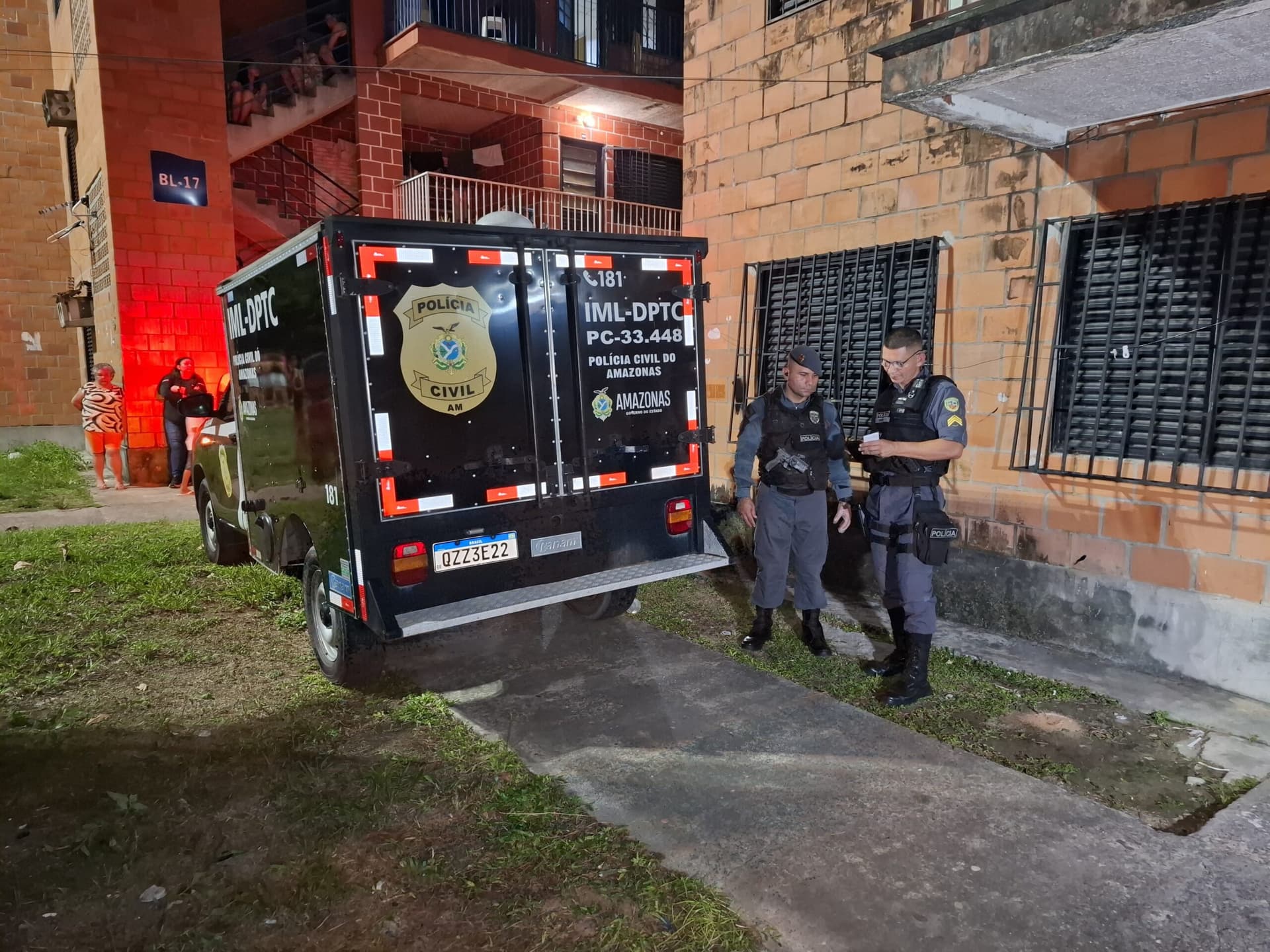 Jovem de 20 anos é morto a tiros após invasão em apartamento no Prosamim, em Manaus