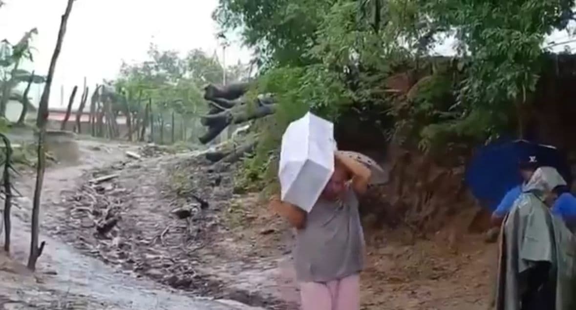 VÍDEO: Bebê de 1 ano morre afogado durante furacão ‘Erick’ no México