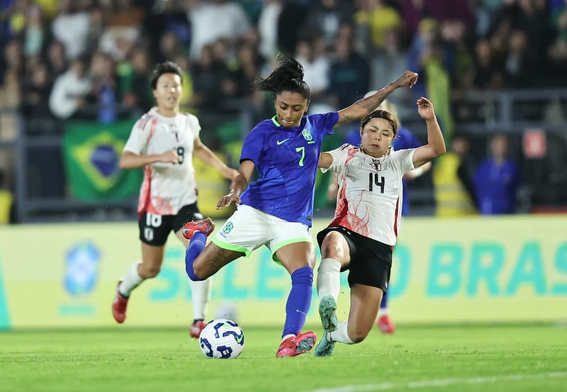 Seleção feminina do Brasil sobe quatro posições no ranking