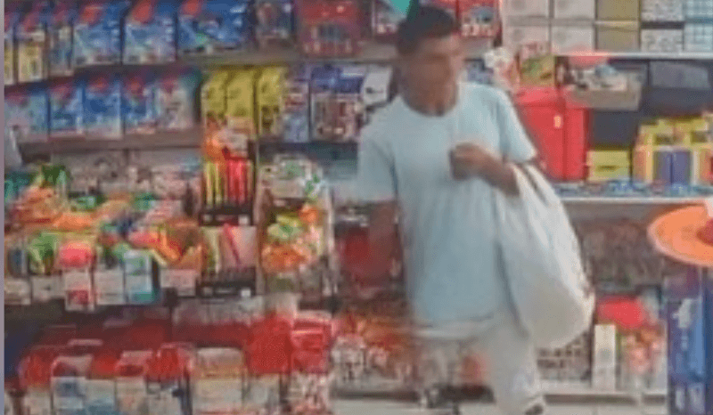 Câmeras flagram furto de bonecas Barbie em loja do Centro de Manaus