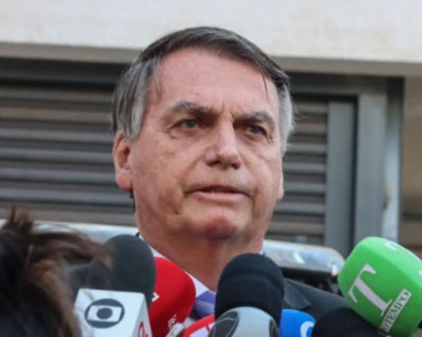 “Botei dinheiro na conta dele, bastante até”: Bolsonaro confirma à PF que enviou R$ 2 milhões para filho Eduardo nos EUA