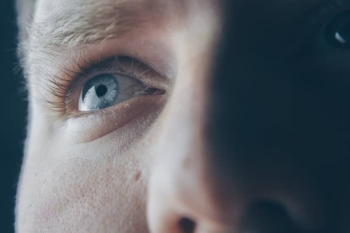 Cuidados com a visão: Conheça 6 hábitos do dia-a-dia que são ruins para os olhos