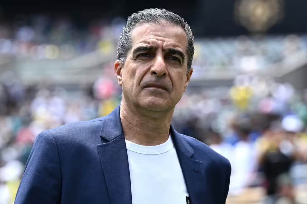 Botafogo demite técnico após derrota no Mundial de Clubes