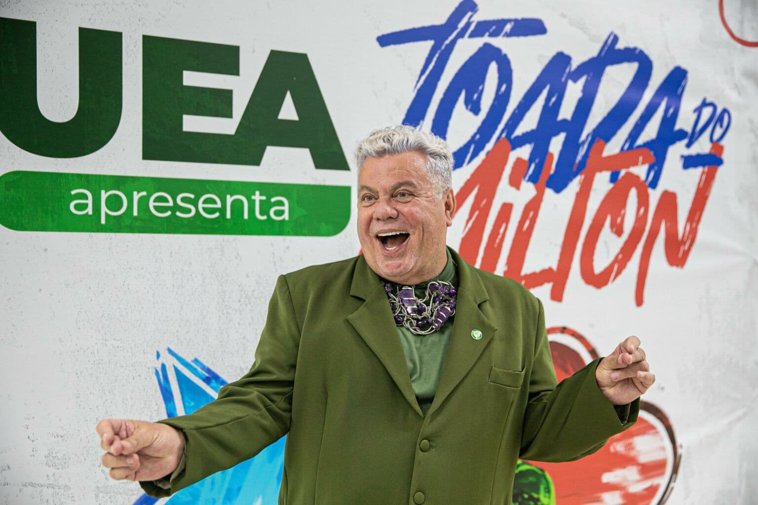 Milton Cunha comanda novo programa ao vivo da UEA durante Festival de Parintins