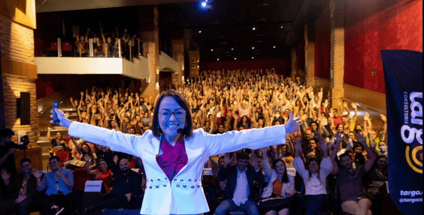 Ansiedade digital: “Ver recortes de outras pessoas não é uma comparação saudável”, explica Gisele Oshiro