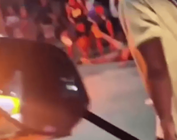 IMAGENS FORTES: Homem é queimado vivo em guerra entre facções no RJ