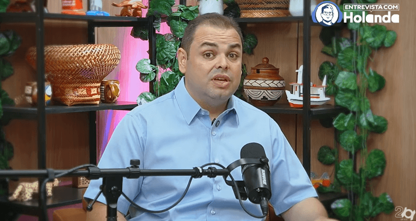 Roberto Cidade esclarece viagem em período de recesso da Aleam: “Momento de lazer”