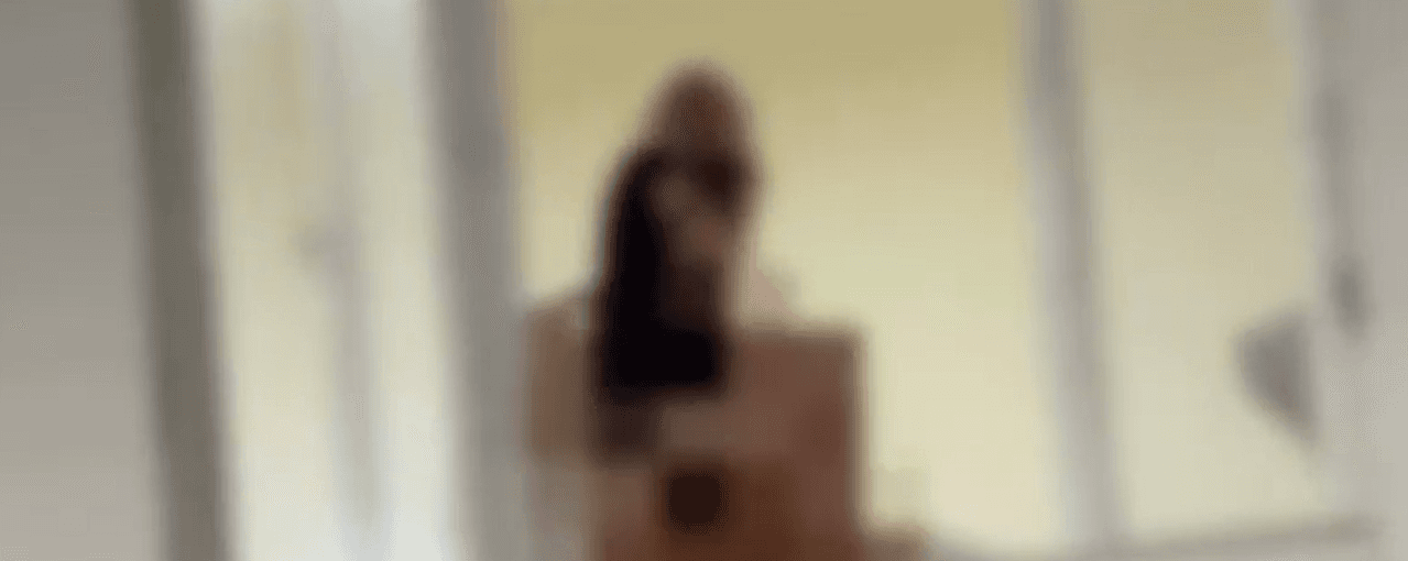 Casal é flagrado nu na janela em Copacabana e vídeo viraliza nas redes