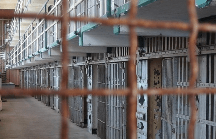 Agente penitenciário é preso suspeito de estuprar detenta durante transferência de Humaitá para Manaus