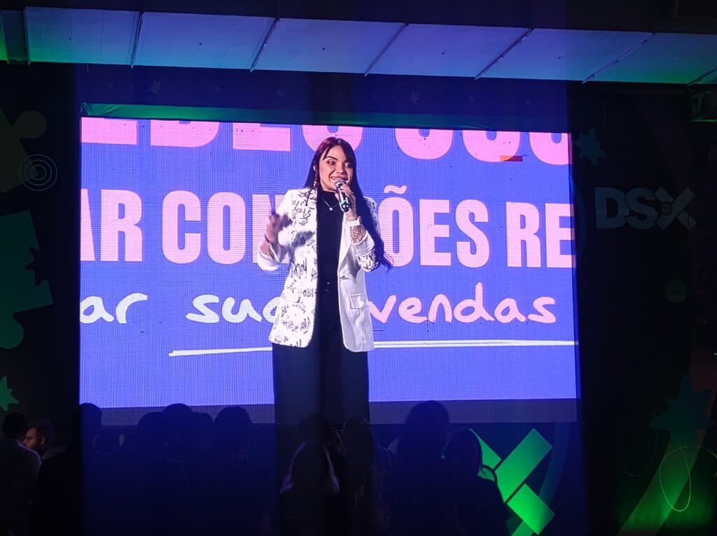 DSX 2025: “Confiança é um fator crucial e decisivo na hora da compra”, diz Carol Lima