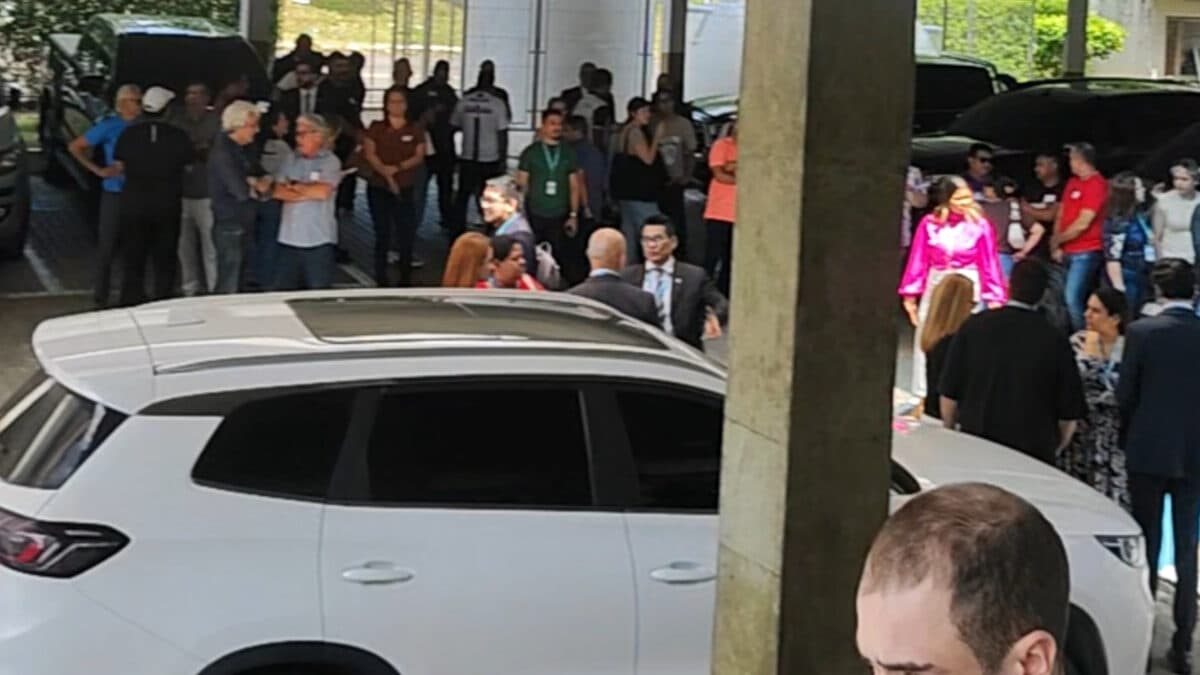 Evacuação na CMM é provocada por fumaça de micro-ondas, segundo Diretoria de Comunicação