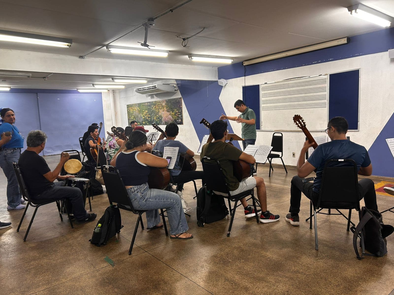 ‘Amor em Canções’ une vozes e violões do Liceu de Artes em apresentação gratuita no Teatro da Instalação