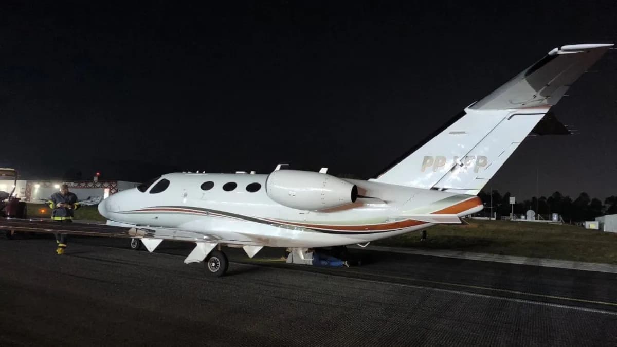 VÍDEO: Avião com pneu furado faz pouso de emergência em Jundiaí (SP)