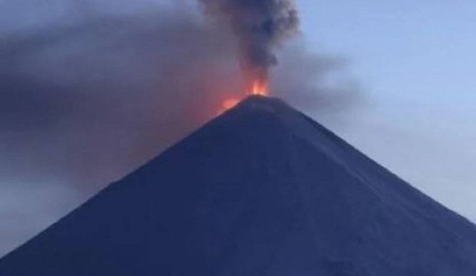 VÍDEO: vulcão entra em erupção na Rússia após terremoto de magnitude 8.8