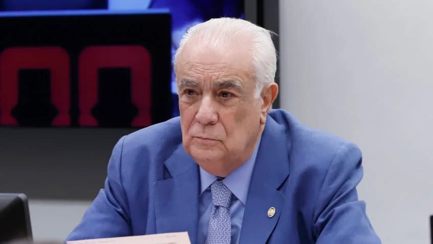 PL expulsa deputado que defendeu Moraes e criticou Trump em entrevista