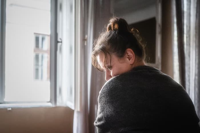 Solidão aumenta risco de morte em mulheres de meia-idade, diz pesquisa