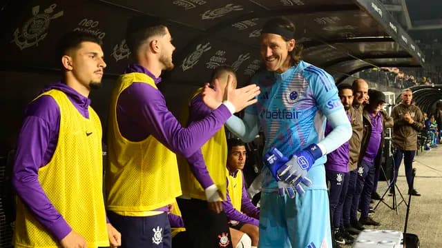Corinthians e Cruzeiro empatam com brilho de Cássio