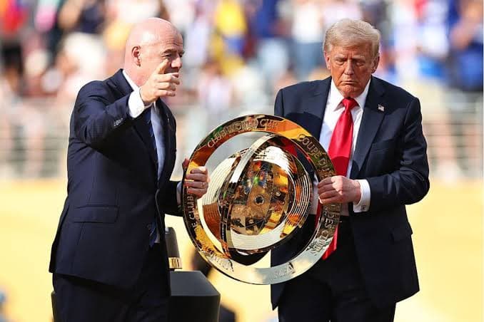 Trump é vaiado durante premiação da final do Mundial