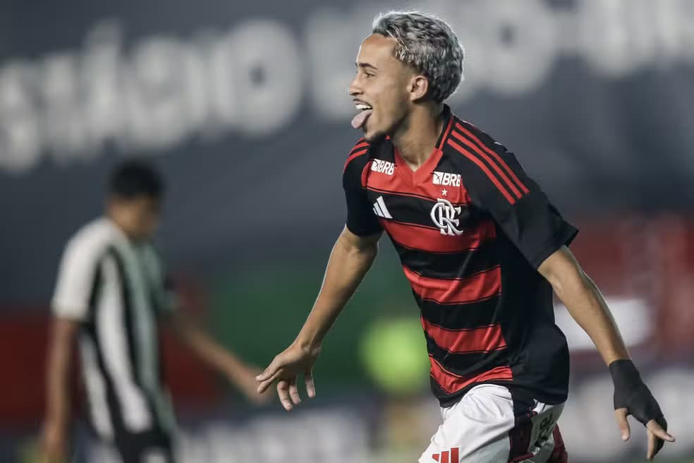 Cruzeiro negocia Matheus Gonçalves, do Flamengo, por R$ 22 milhões