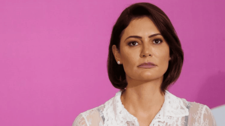 Conflito no clã Bolsonaro: Michelle se manifesta após críticas dos filhos do ex-presidente