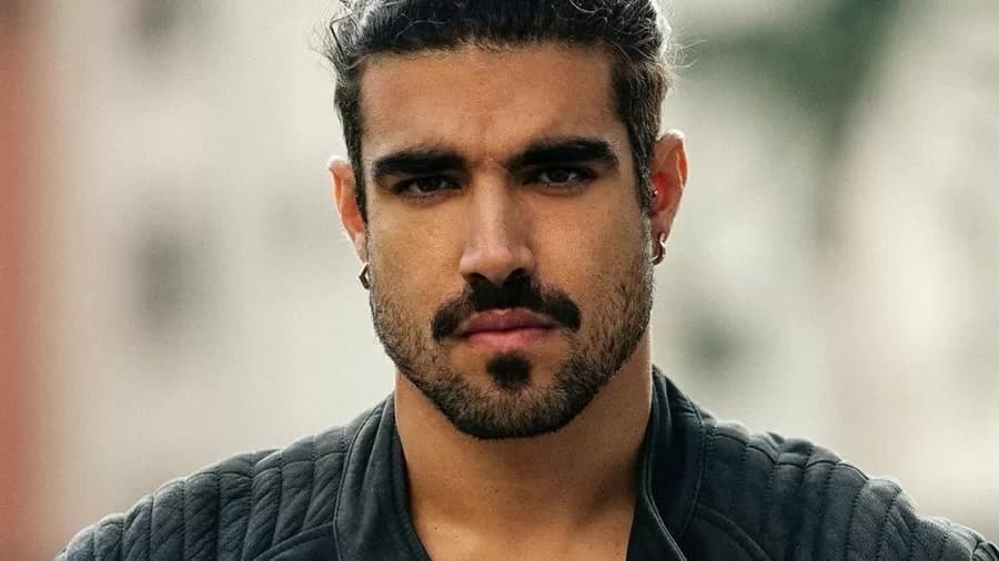 Caio Castro é mantido como réu em ação sobre imóvel irregular no litoral de SP