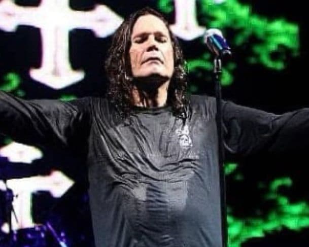 Fãs de Ozzy Osbourne levantam teorias sobre possível causa da morte do cantor