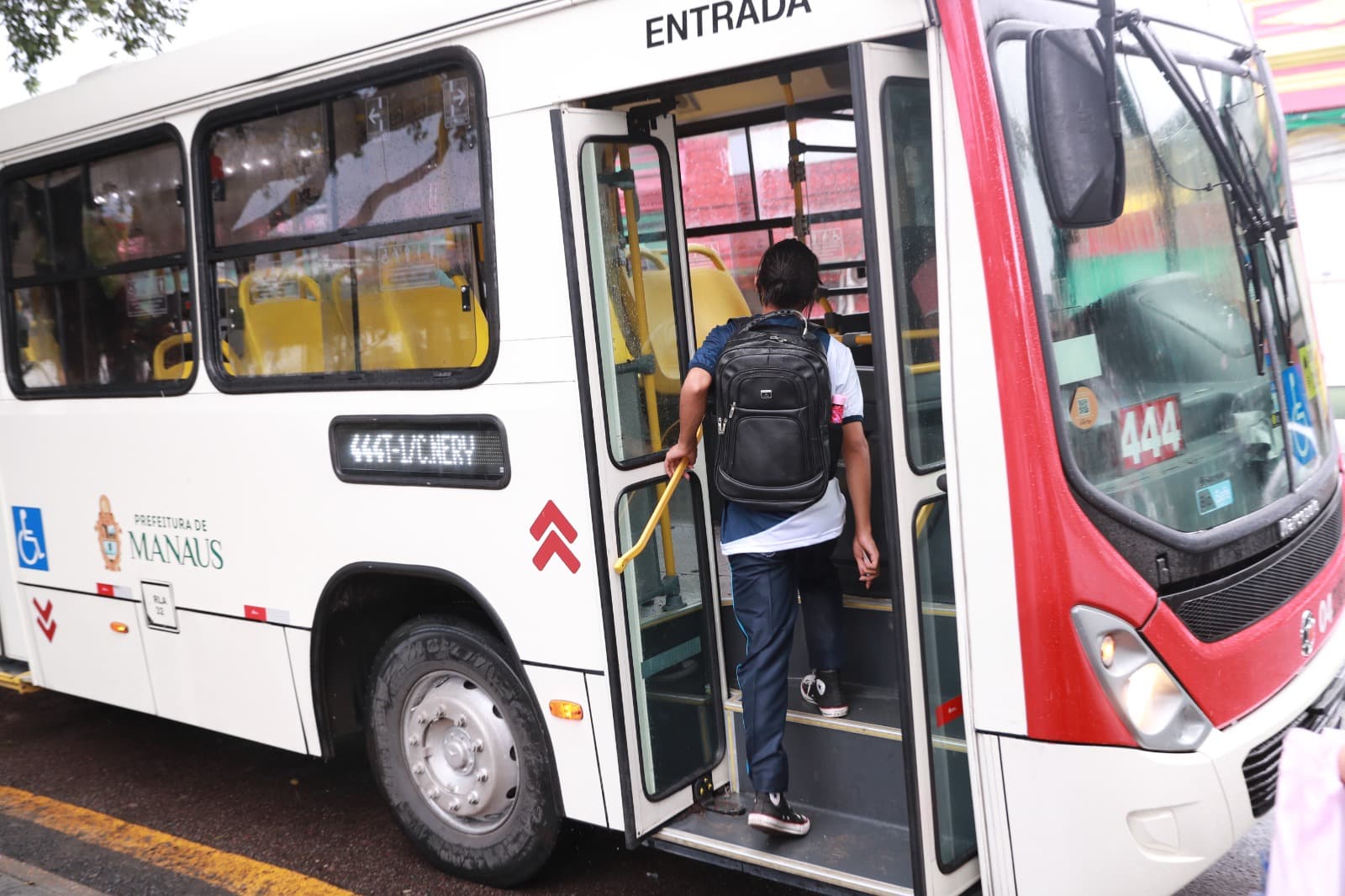 STF barra aumento e mantém Passe Livre para estudantes da rede estadual em Manaus