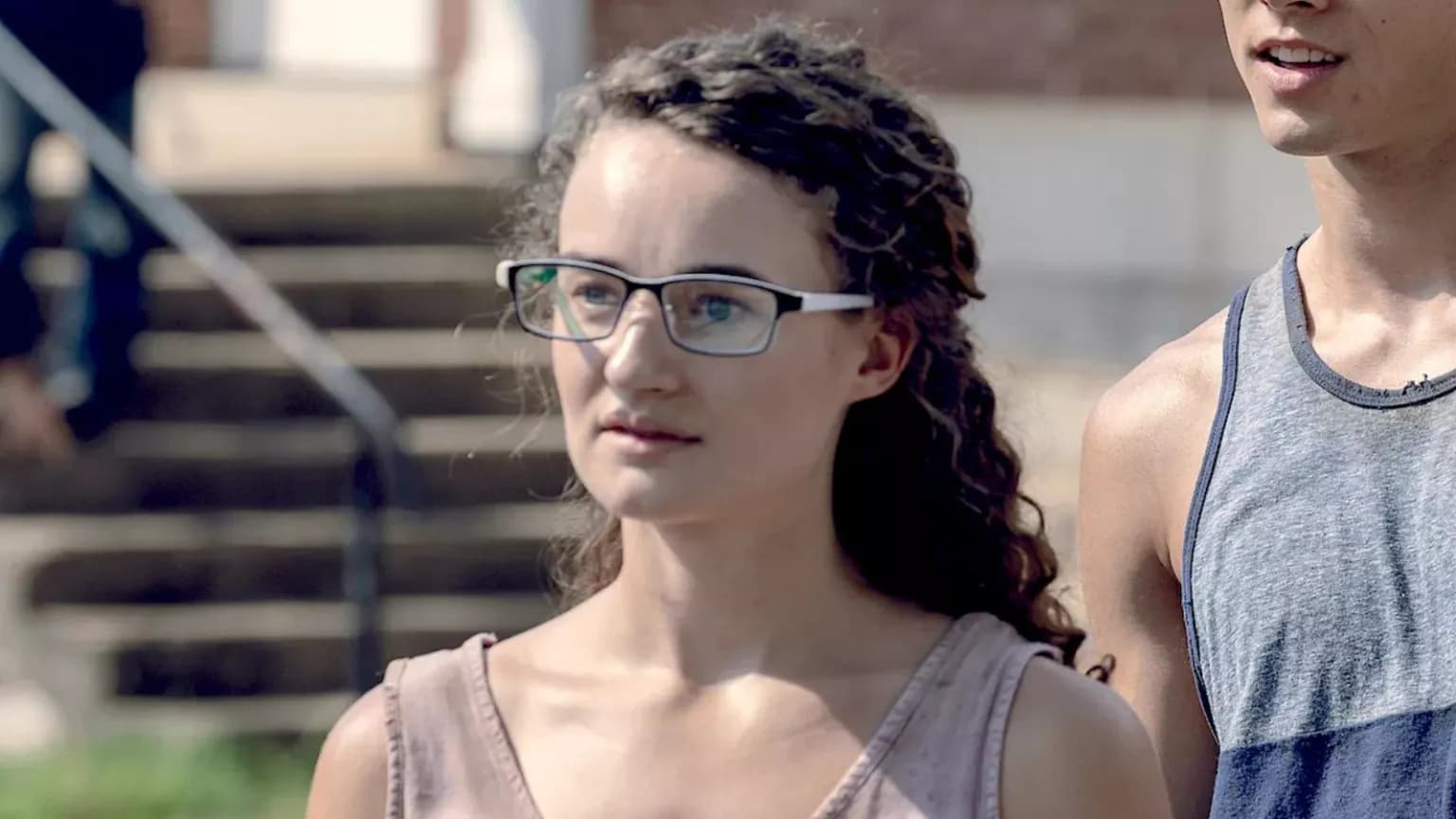 Morre Kelley Mack, atriz de The Walking Dead, aos 33 anos