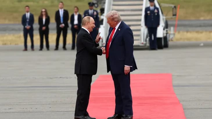 Trump e Putin chegam ao Alaska para reunião sobre cessar-fogo na Ucrânia