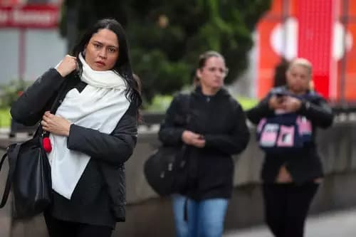 Brasil tem 6 milhões a mais de mulheres, e homens são maioria em apenas 2 estados, diz IBGE