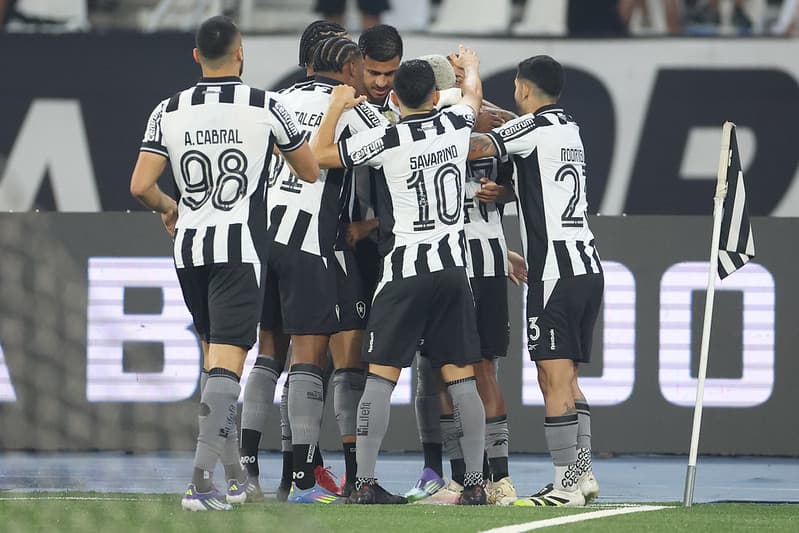 Botafogo vence Bragantino com três chutes de longa distância