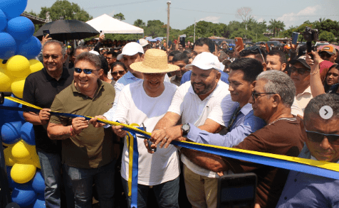 Em Tefé, Eduardo Braga acompanhado de comitiva marcam presença em inaugurações