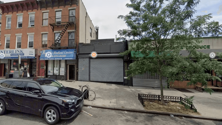 Tiroteio deixa 3 mortos e 8 feridos em restaurante nos EUA