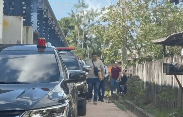 Professor é afastado após ser acusado de estupro por 22 crianças no interior do Amazonas