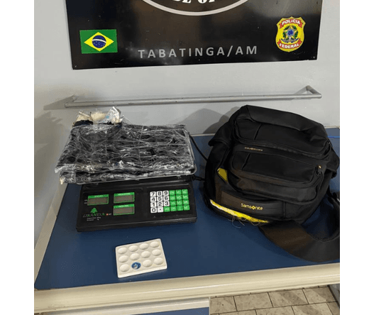 Passageira é presa com 12 kg de drogas em aeroporto de Tabatinga, no Amazonas